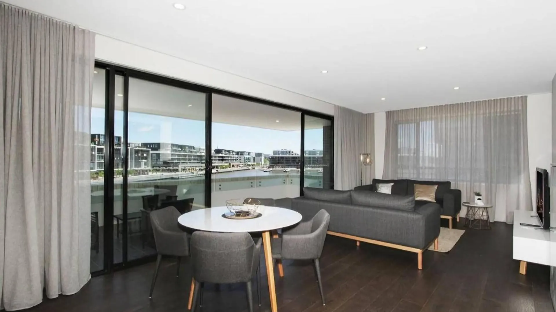 Prince Apartments - Kingston Foreshore Canberra